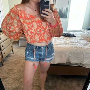 Crop top long balloon sleeve